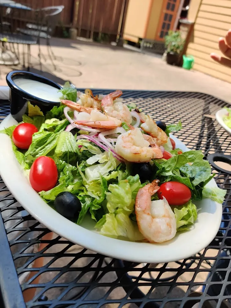 Large Salad with Shrimp
